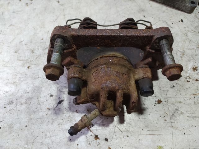 bontott VOLVO S60 Jobb első Féknyereg Munkahengerrel