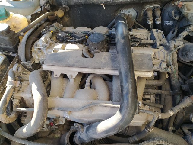 bontott VOLVO S60 Motor (Fűzött blokk hengerfejjel)