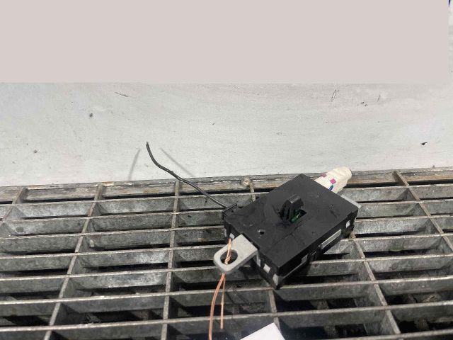 bontott VOLVO S60 Antenna Erősítő