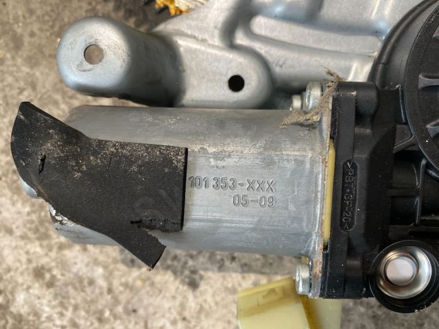 bontott VOLVO S60 Bal első Ablakemelő Szerkezet (Elektromos)