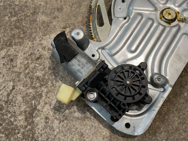 bontott VOLVO S60 Bal első Ablakemelő Szerkezet (Elektromos)