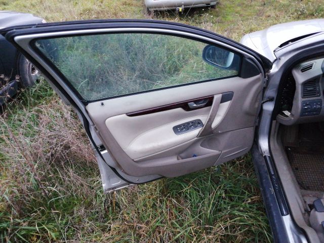 bontott VOLVO S60 Bal első Ajtó (Részeivel)