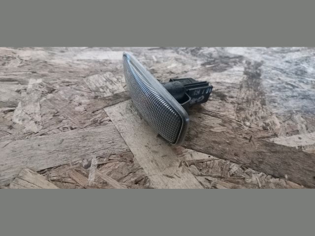 bontott VOLVO S60 Bal első Sárvédő Irányjelző