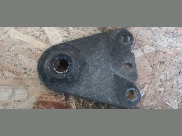 bontott VOLVO S60 Bal első Segédkeret Kitámasztó