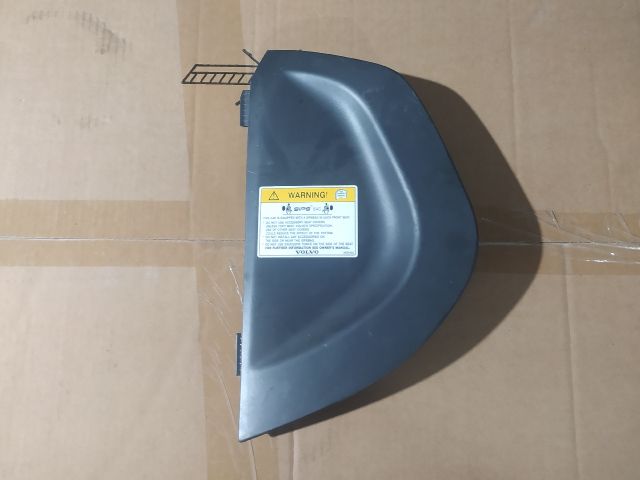 bontott VOLVO S60 Biztosítéktábla Fedél