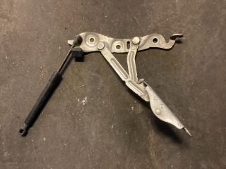 bontott VOLVO S60 Csomagtérajtó Jobb Zsanér