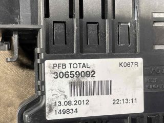 bontott VOLVO S60 Biztosítéktábla Motortér