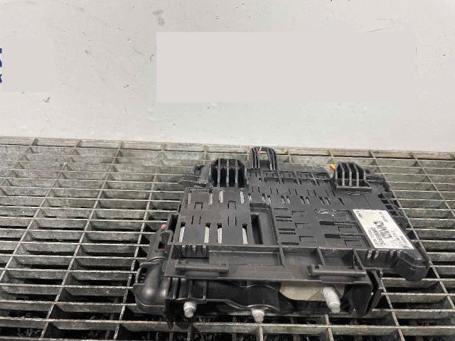 bontott VOLVO S60 Biztosítéktábla Motortér