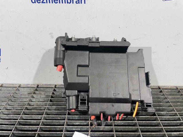 bontott VOLVO S60 Biztosítéktábla Motortér