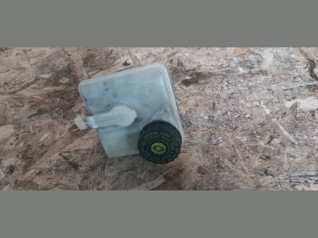 bontott VOLVO S60 Fékfolyadék Tartály