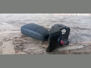 bontott VOLVO S60 Hátsó középső Biztonsági Öv Csat