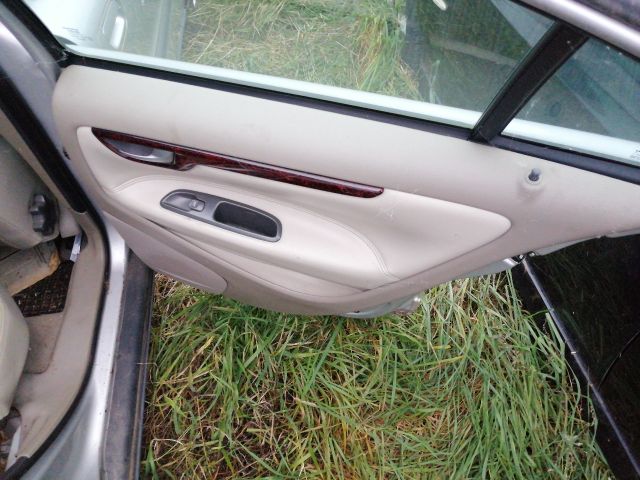 bontott VOLVO S60 Jobb hátsó Ajtó (Részeivel)