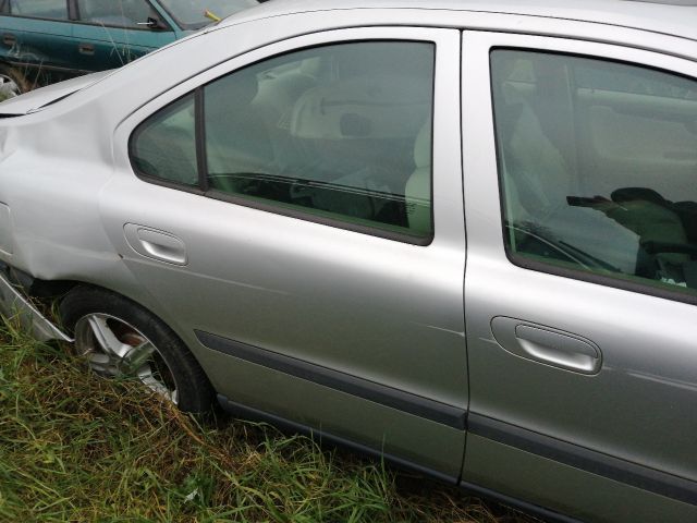bontott VOLVO S60 Jobb hátsó Ajtó (Részeivel)