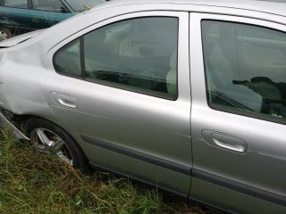 bontott VOLVO S60 Jobb hátsó Ajtó (Részeivel)