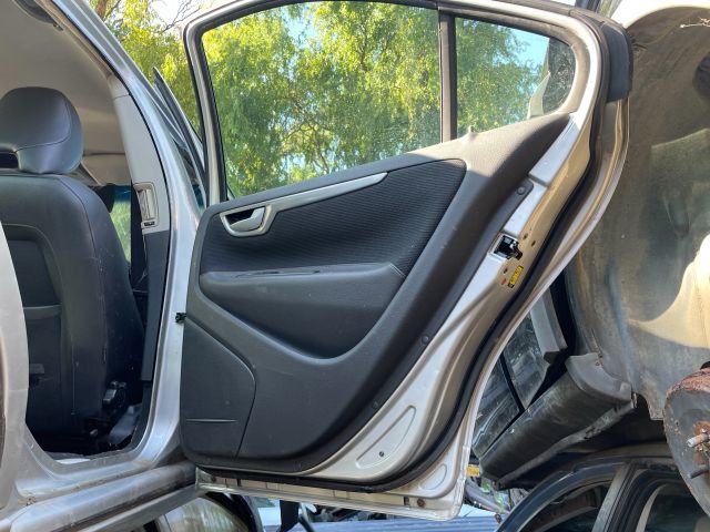 bontott VOLVO S60 Jobb hátsó Ajtó (Üres lemez)