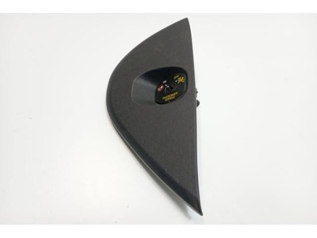 bontott VOLVO S60 Jobb Műszerfal Oldalkárpit