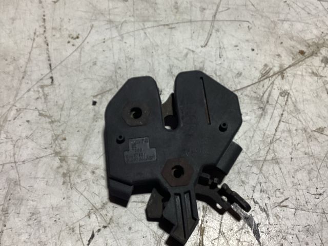 bontott VOLVO S60 Motorháztető Zárszerkezet