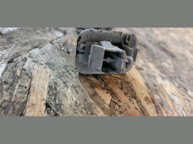 bontott VOLVO S60 Napellenző Tartó (Pozíciófüggetlen)