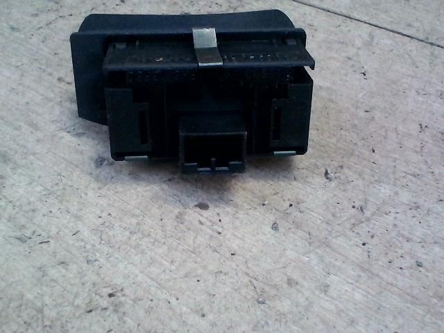 bontott VOLVO S70 Csomagtérajtó Kapcsoló