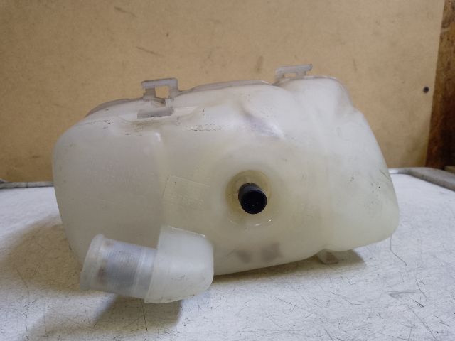 bontott VOLVO S80 Kiegyenlítő Tartály