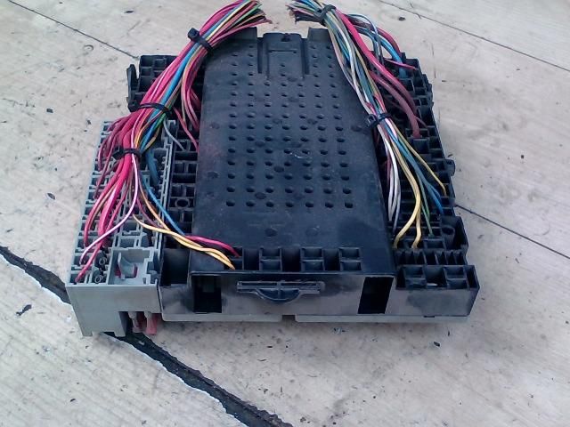 bontott VOLVO S80 Biztosítéktábla Motortér