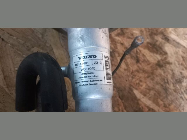 bontott VOLVO S80 Tankbetöltő Cső Burkolat