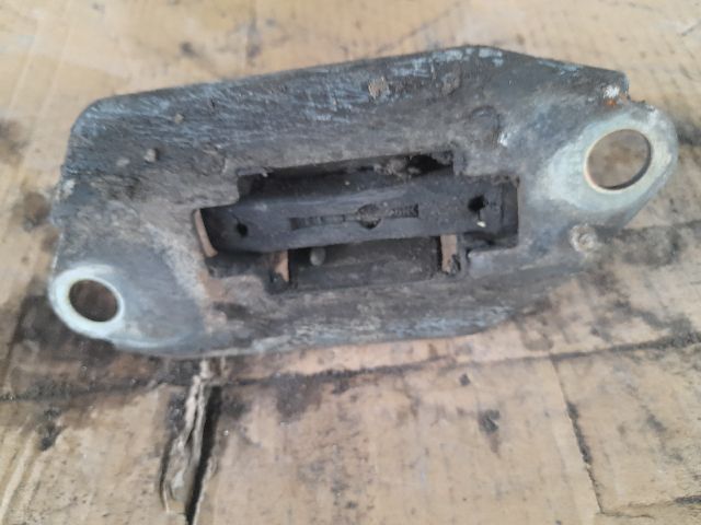 bontott VOLVO S80 Motor Tartó Bak (Pozíciófüggetlen)