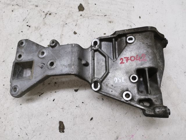 bontott VOLVO S80 Generátor Tartó Bak