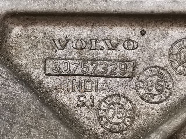 bontott VOLVO S80 Generátor Tartó Bak