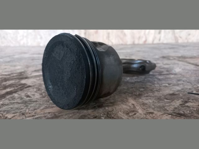 bontott VOLVO S80 Dugattyú és Hajtókar