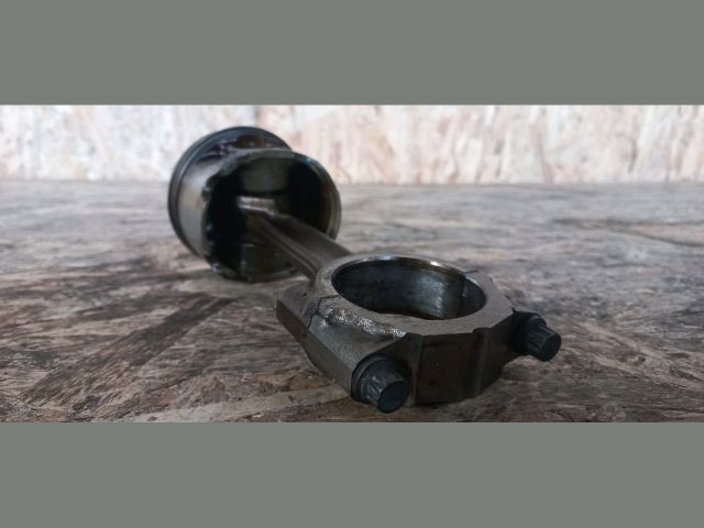 bontott VOLVO S80 Dugattyú és Hajtókar