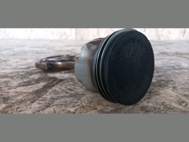 bontott VOLVO S80 Dugattyú és Hajtókar