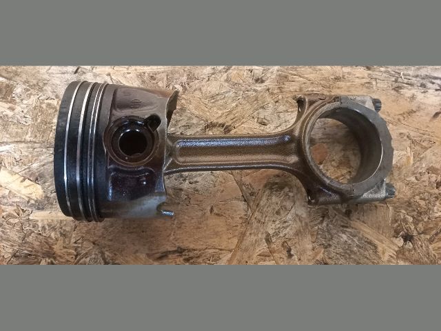 bontott VOLVO S80 Dugattyú és Hajtókar