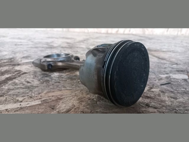 bontott VOLVO S80 Dugattyú és Hajtókar