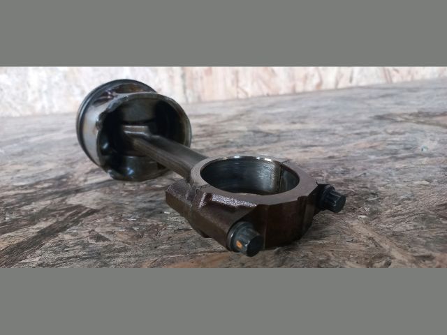 bontott VOLVO S80 Dugattyú és Hajtókar