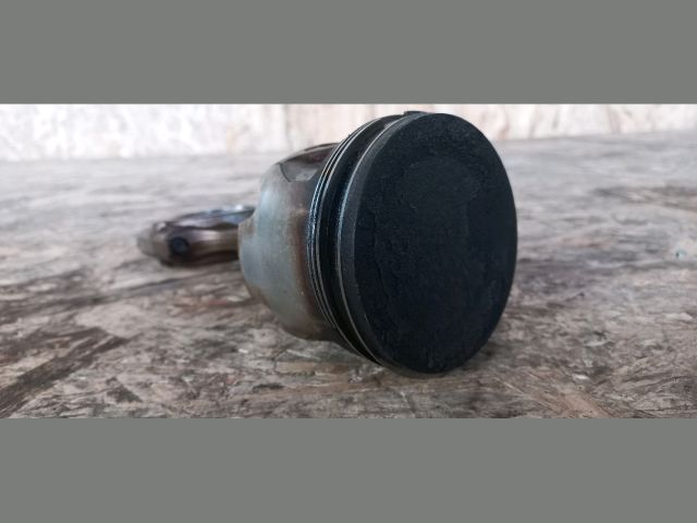 bontott VOLVO S80 Dugattyú és Hajtókar