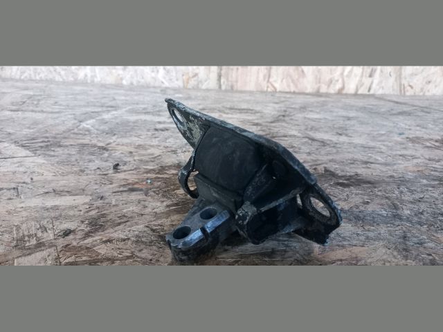 bontott VOLVO S80 Motor Tartó Bak Jobb