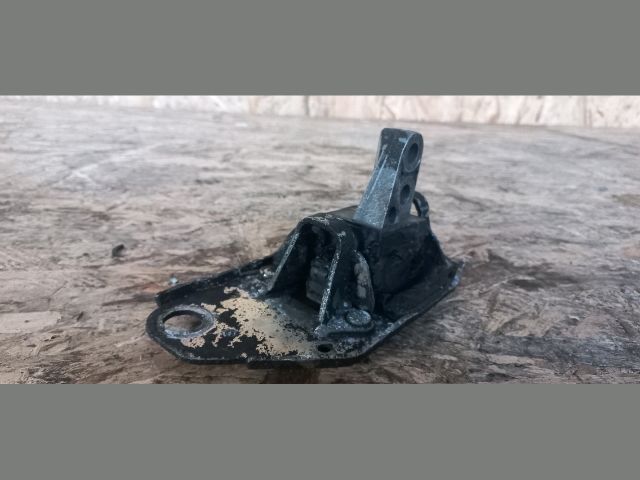 bontott VOLVO S80 Motor Tartó Bak Jobb