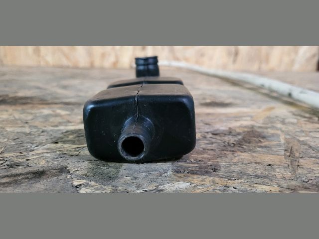 bontott VOLVO S80 Bal Szélvédő Alatti Vízelvezető Műanyag