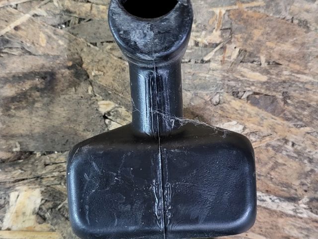 bontott VOLVO S80 Bal Szélvédő Alatti Vízelvezető Műanyag