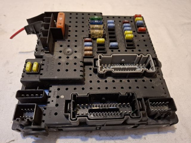 bontott VOLVO S80 Biztosítéktábla Csomagtér