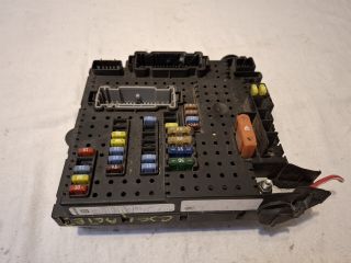 bontott VOLVO S80 Biztosítéktábla Csomagtér