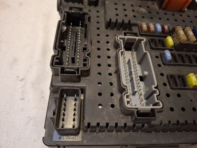 bontott VOLVO S80 Biztosítéktábla Csomagtér