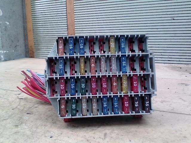 bontott VOLVO S80 Biztosítéktábla Utastér