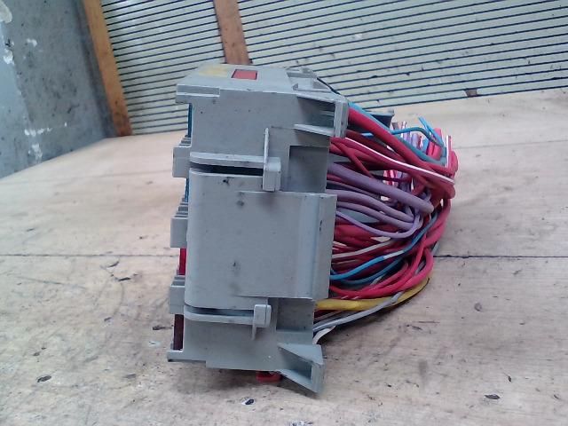 bontott VOLVO S80 Biztosítéktábla Utastér