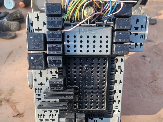 bontott VOLVO S80 Biztosítéktábla Utastér