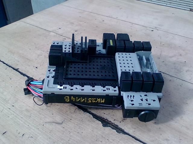 bontott VOLVO S80 Biztosítéktábla Utastér