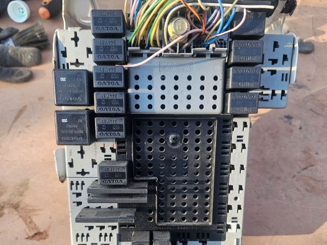 bontott VOLVO S80 Biztosítéktábla Utastér