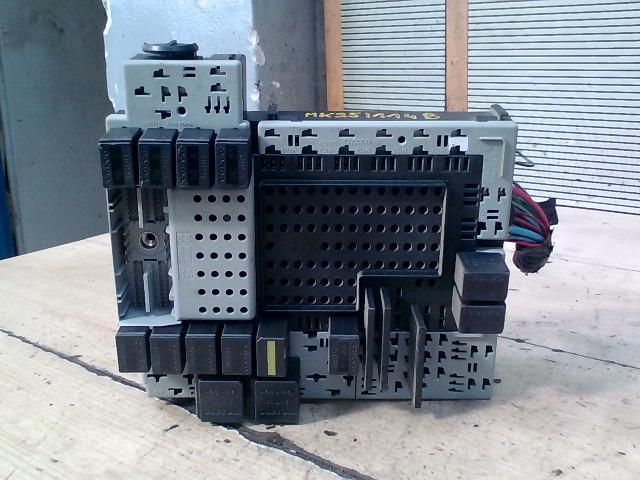 bontott VOLVO S80 Biztosítéktábla Utastér