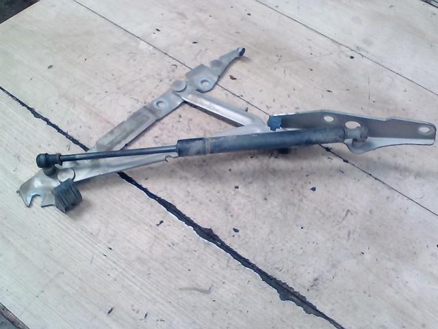 bontott VOLVO S80 Csomagtérajtó Jobb Zsanér